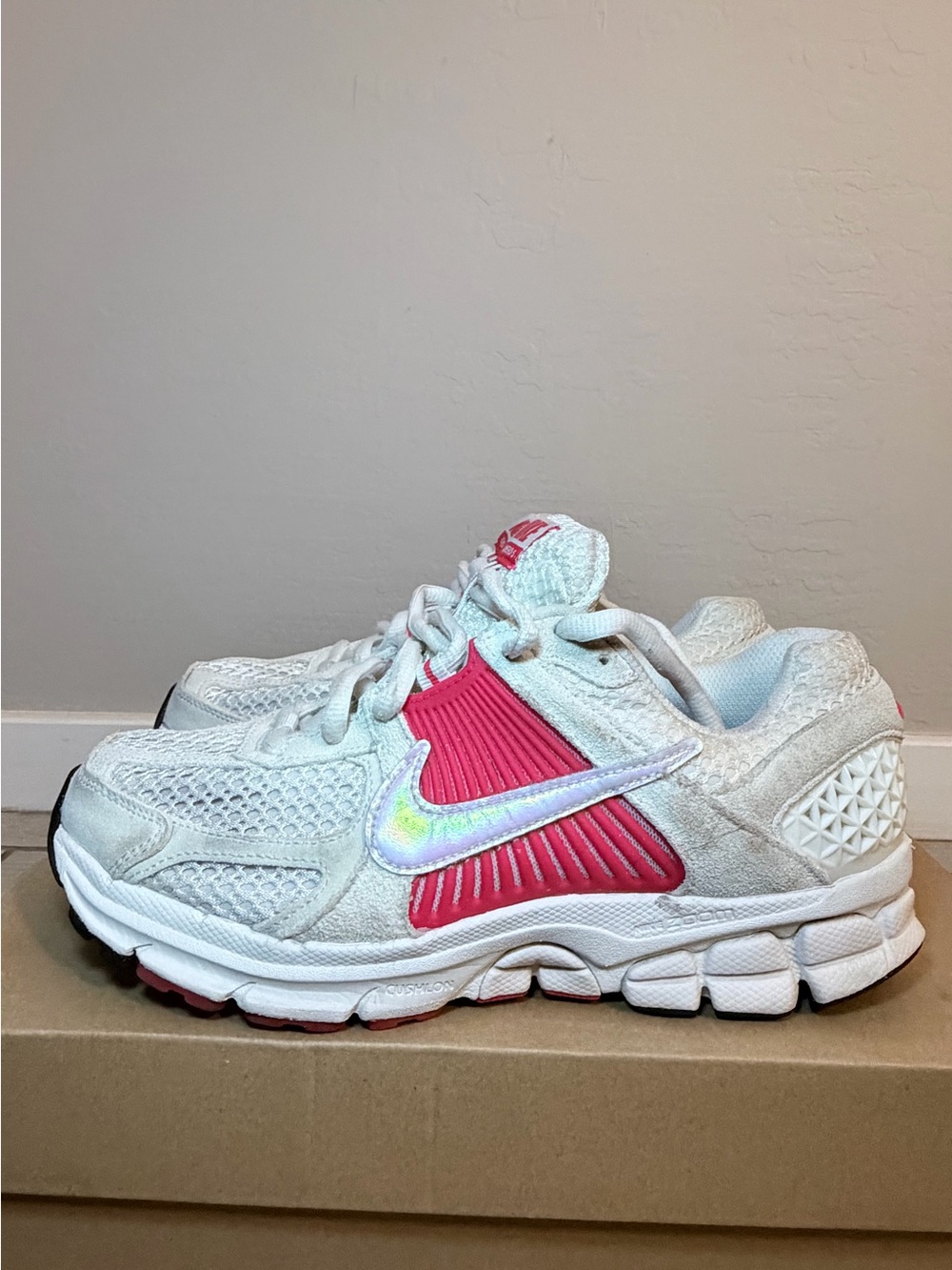 Nike Air Zoom Vomero 5 'Sail Siren Red’ size 8